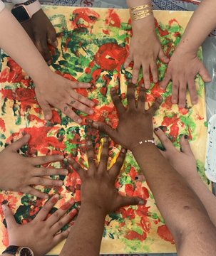 فعالية يوم اللعب و المرح بالألوان “بصمة اليد”