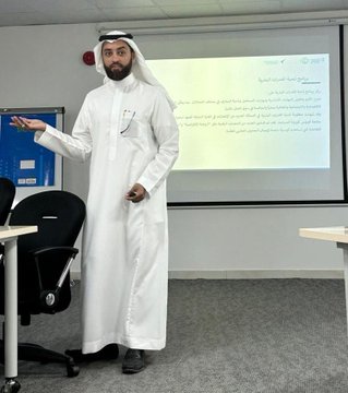 دورة أخصائي تمكين وتنمية المستفدين